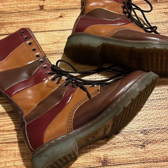 🍁🍃🍁• ⛑ Dr. Marten’s x No Autumn needed ⛑•🍃🍁 - Picture 3 of 16